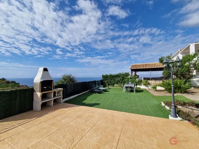 3 soverom Villa til salgs i Salobreña med svømmebasseng garasje - € 560 000 (Ref: 9050483)