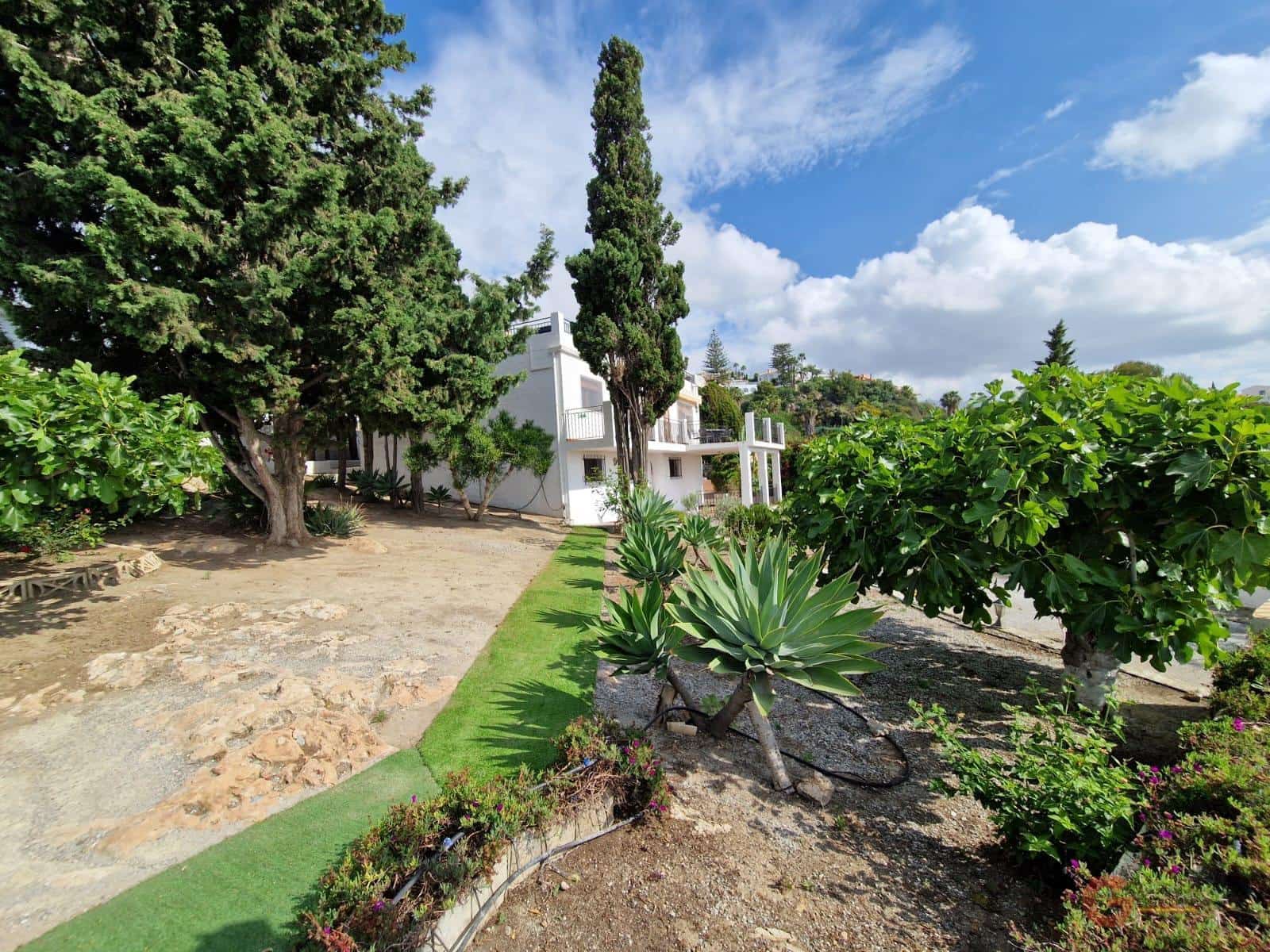 3 soveværelse Villa til salg i Salobrena med swimmingpool garage - € 560.000 (Ref: 9050483)