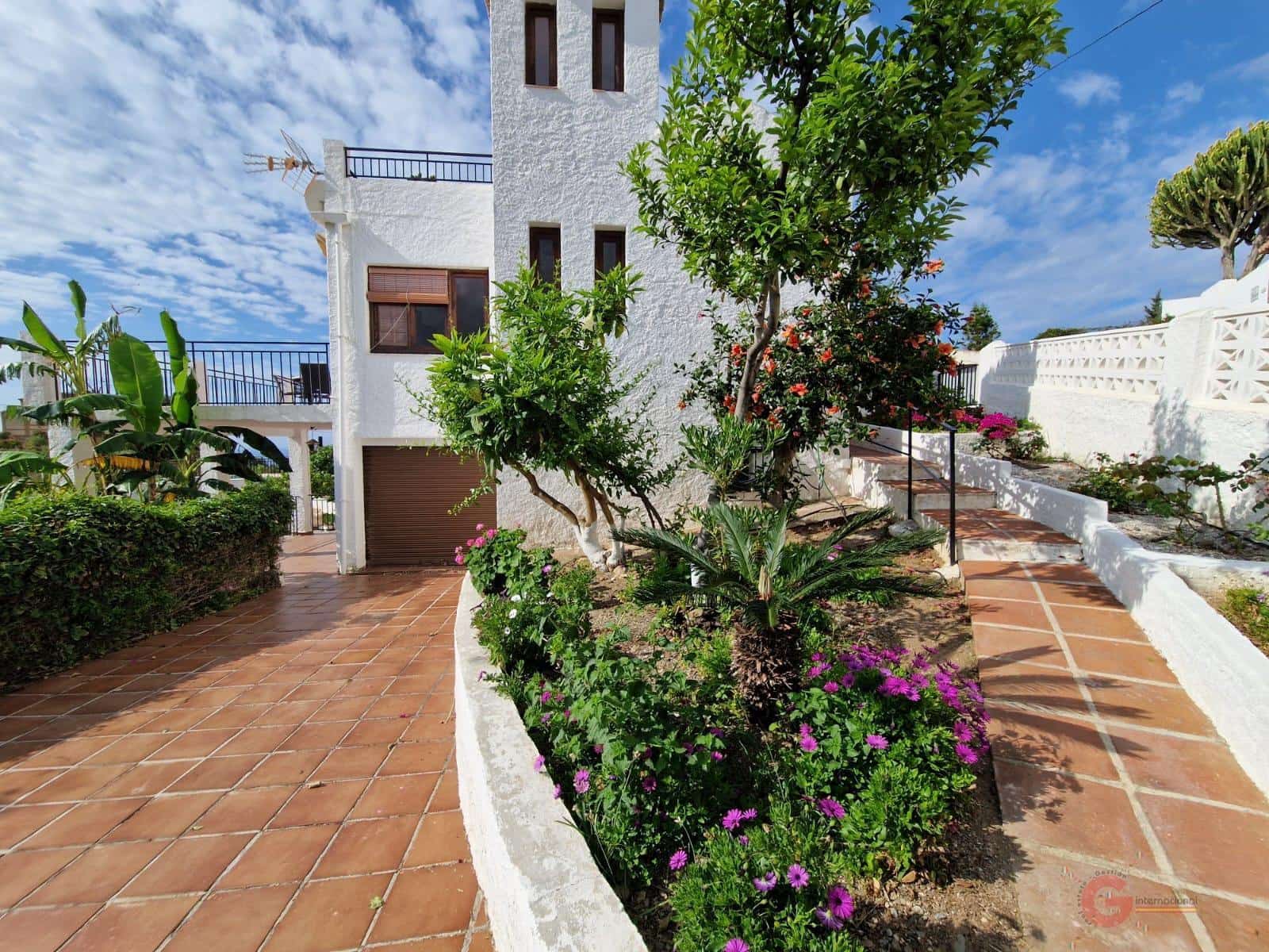 3 soveværelse Villa til salg i Salobrena med swimmingpool garage - € 560.000 (Ref: 9050483)