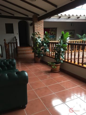 12 bedroom Commercial for sale in Guadix - € 440,000 (Ref: 9109829)