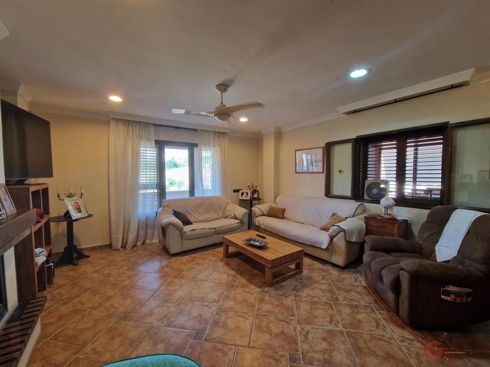 5 soveværelse Finca/Landehus til salg i Molvizar med swimmingpool garage - € 334.000 (Ref: 9129300)