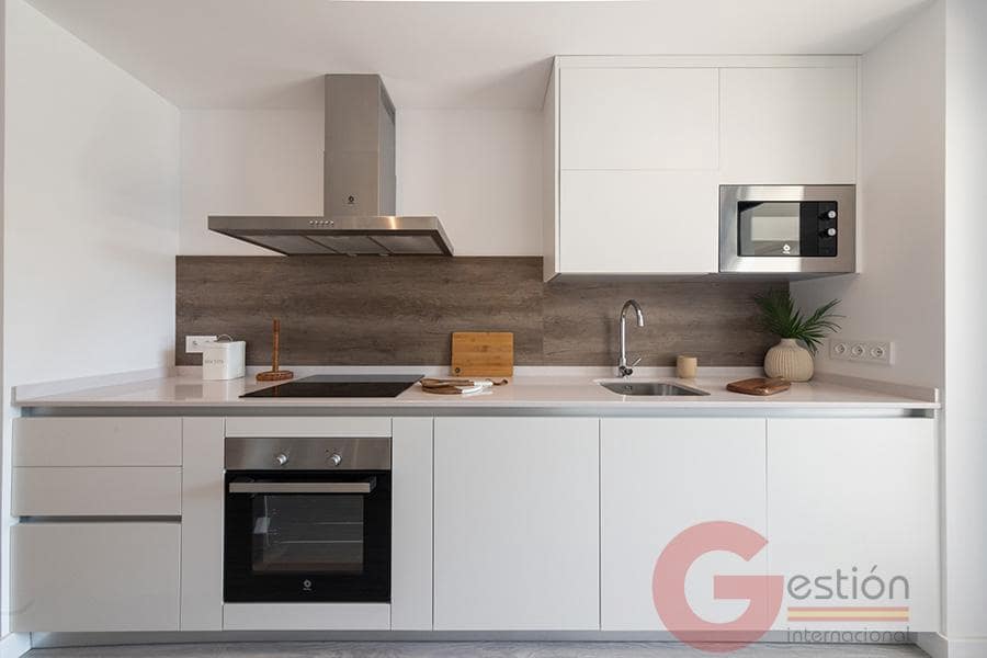 2 chambre Penthouse à vendre à Estepona avec piscine garage - 650 000 € (Ref: 9256395)