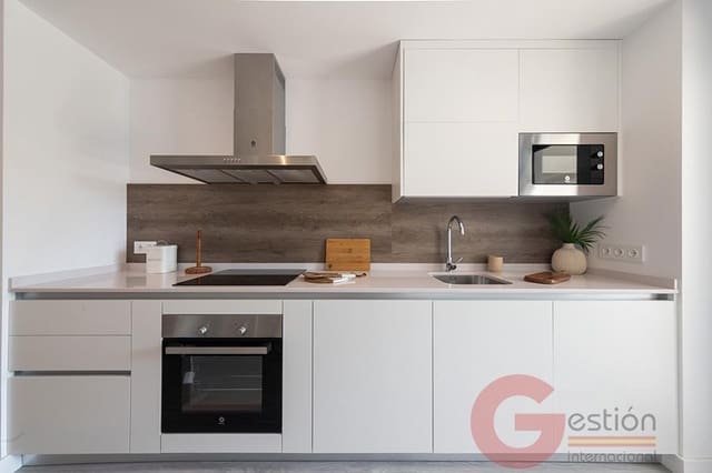 2 chambre Penthouse à vendre à Zona Calvario, Estepona avec piscine garage - 650 000 € (Ref: 9256395)