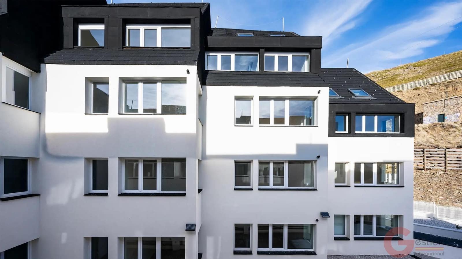 3 soveværelse Lejlighed til salg i Sierra Nevada med garage - € 400.000 (Ref: 9276047)