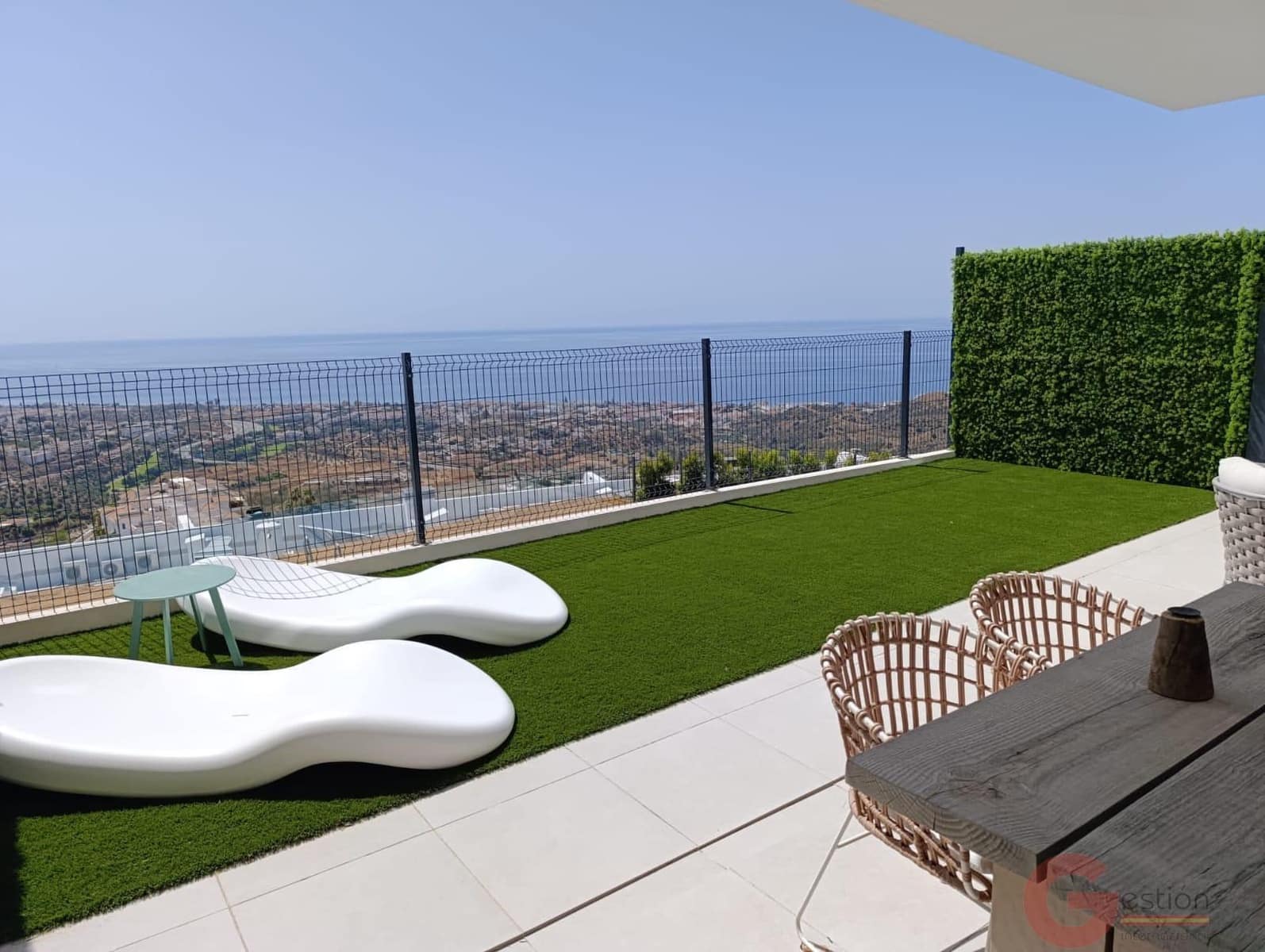 Apartamento de 2 habitaciones en Rincón de la Victoria en venta con piscina garaje - 425.000 € (Ref: 9296434)