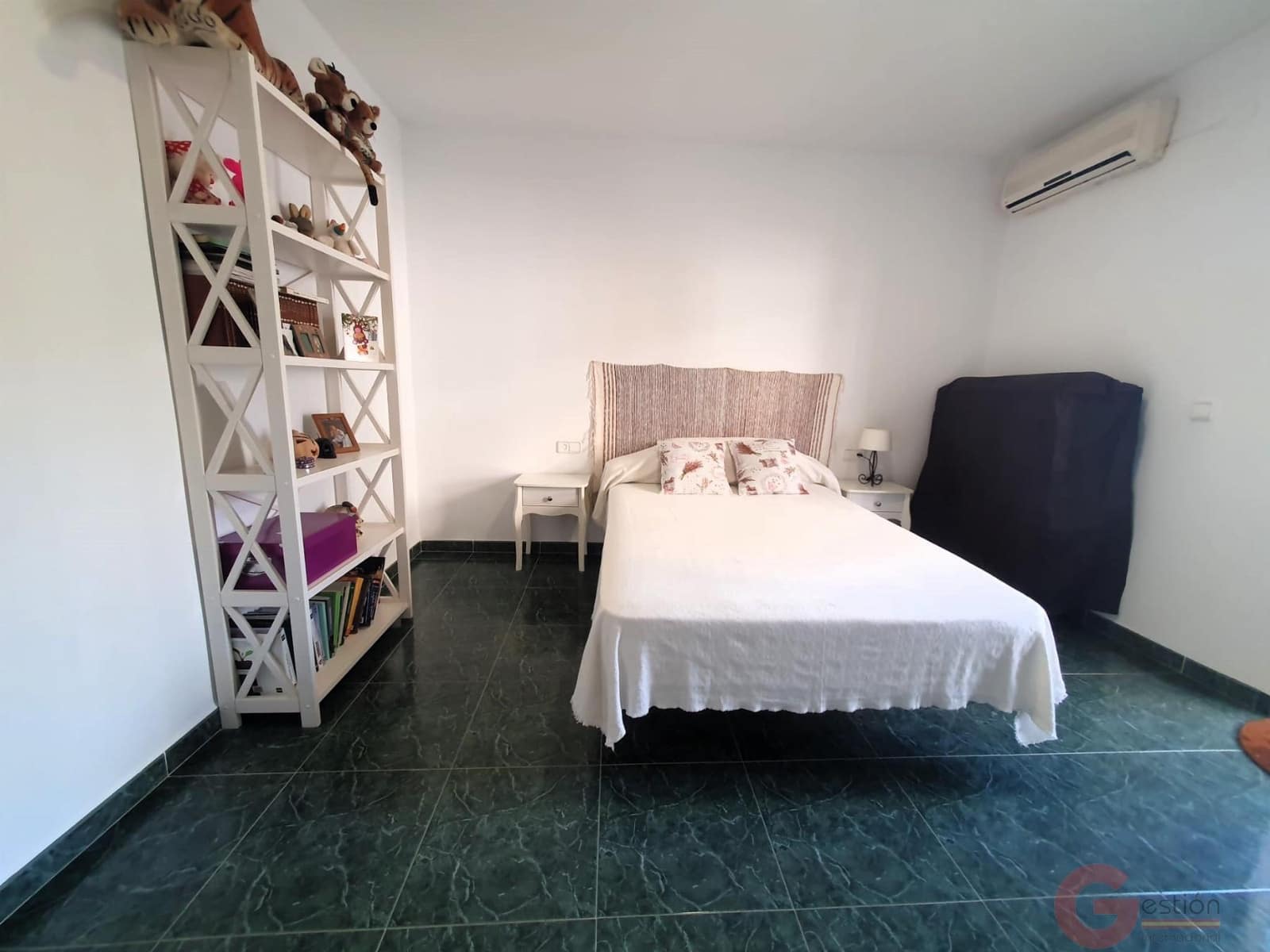 4 soverom Villa til salgs i Velez de Benaudalla med garasje - € 200 000 (Ref: 9321666)