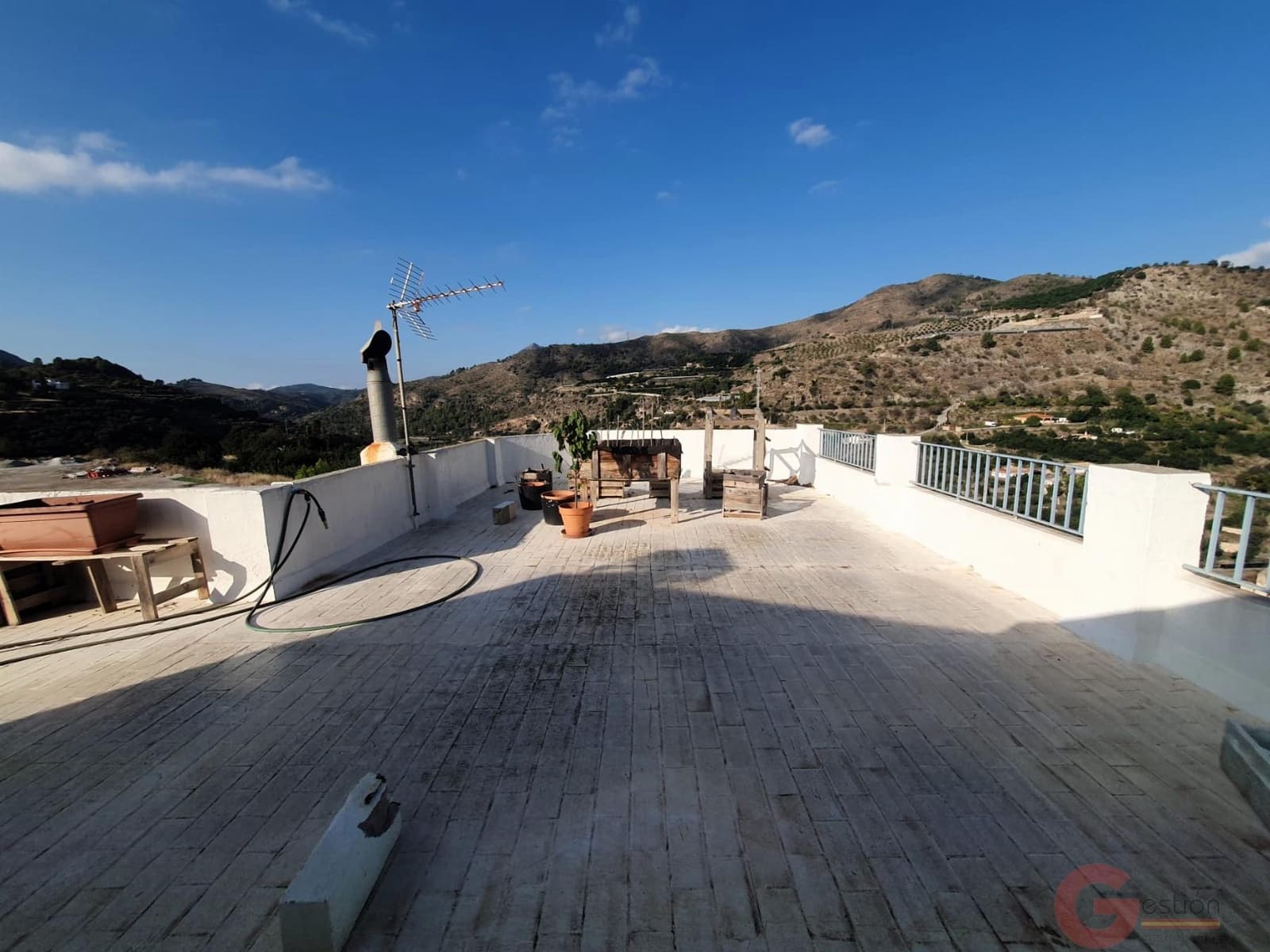 4 soverom Villa til salgs i Velez de Benaudalla med garasje - € 200 000 (Ref: 9321666)