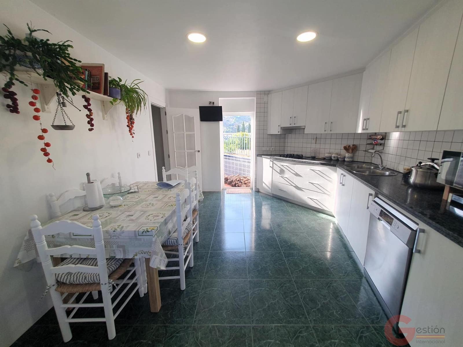 4 soverom Villa til salgs i Velez de Benaudalla med garasje - € 200 000 (Ref: 9321666)