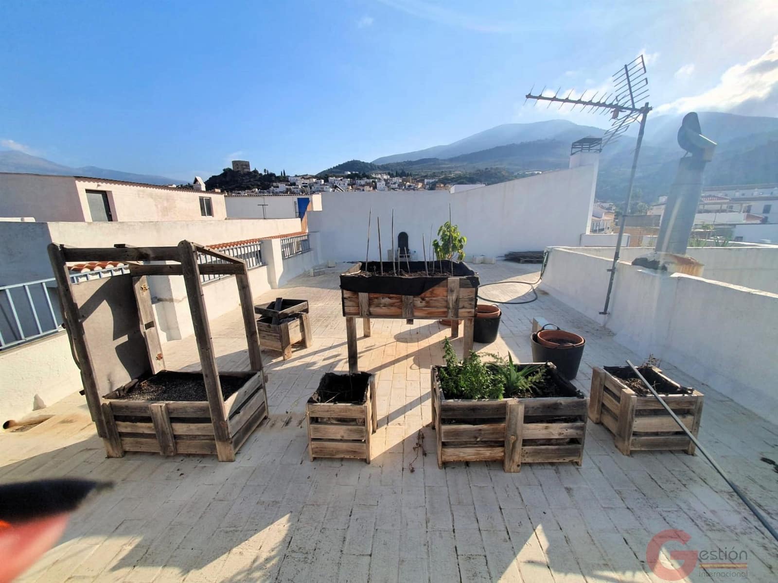 4 soverom Villa til salgs i Velez de Benaudalla med garasje - € 200 000 (Ref: 9321666)