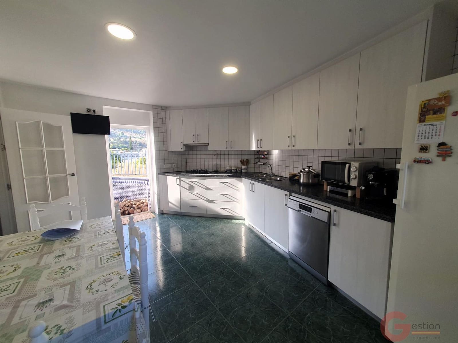 4 soverom Villa til salgs i Velez de Benaudalla med garasje - € 200 000 (Ref: 9321666)