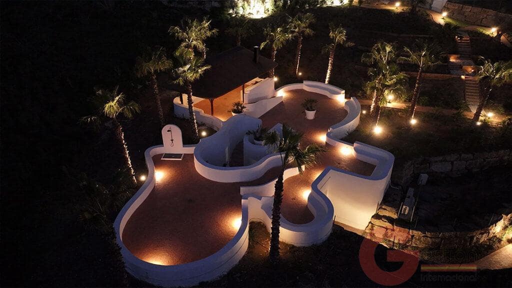 2 soveværelse Penthouse til salg i Nueva Andalucia med swimmingpool garage - € 680.000 (Ref: 9332832)