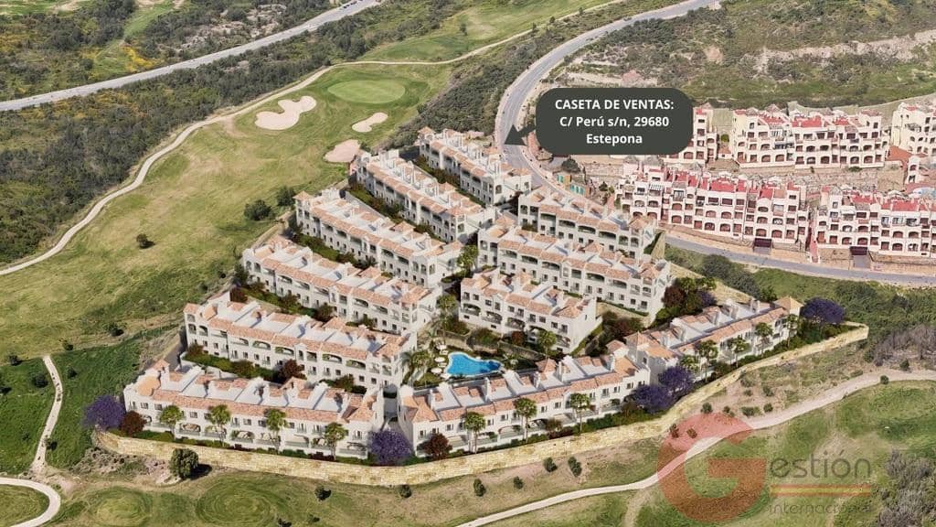 3 makuuhuone Huvila myytävänä paikassa Estepona mukana uima-altaan 
autotalli - 590 000 € (Ref: 9385320)