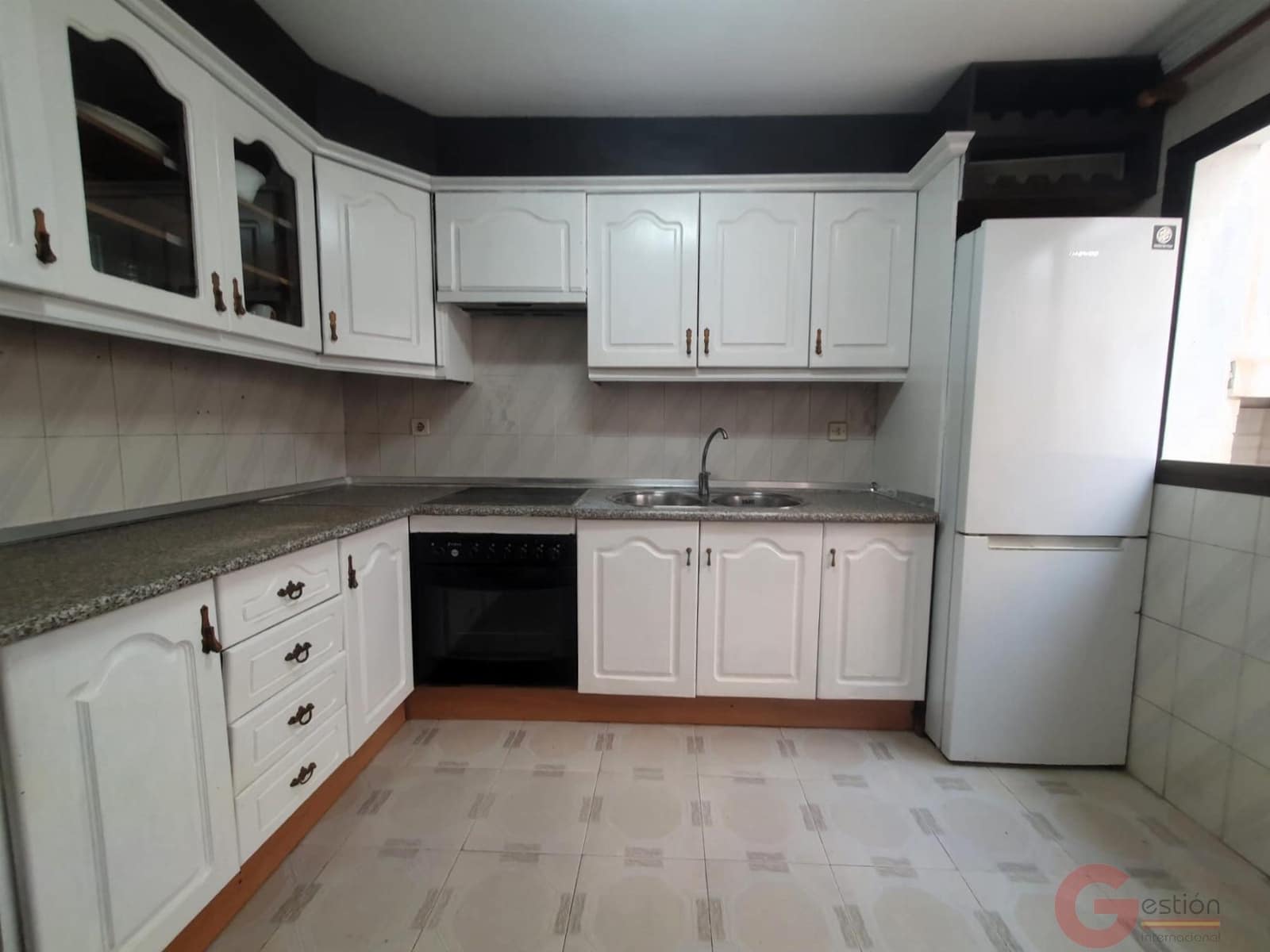 3 soveværelse Villa til salg i Motril med garage - € 200.000 (Ref: 9419237)