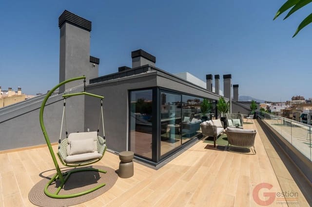 3 slaapkamer Penthouse te koop in Zona Puerto Deportivo, Fuengirola met zwembad garage - € 1.550.000 (Ref: 9432636)