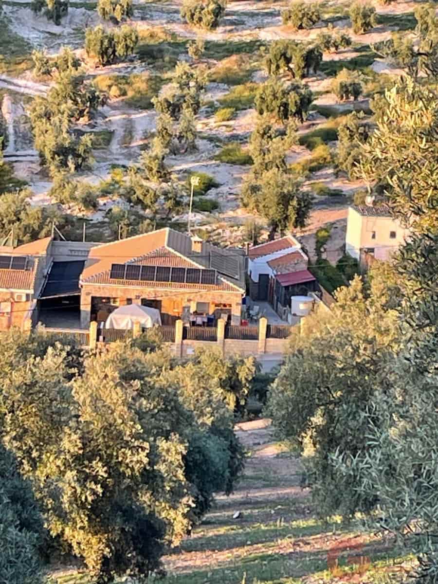 3 bedroom Villa for sale in Iznajar with pool garage - € 285,000 (Ref: 9448483)