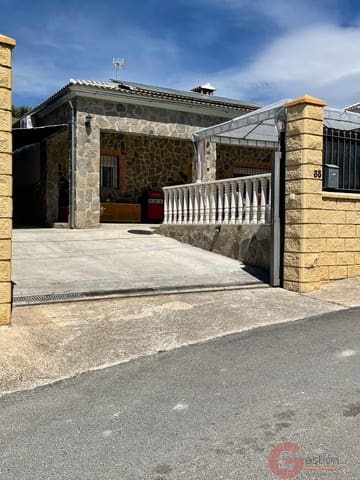 3 soveværelse Villa til salg i Iznájar med swimmingpool garage - € 285.000 (Ref: 9448483)