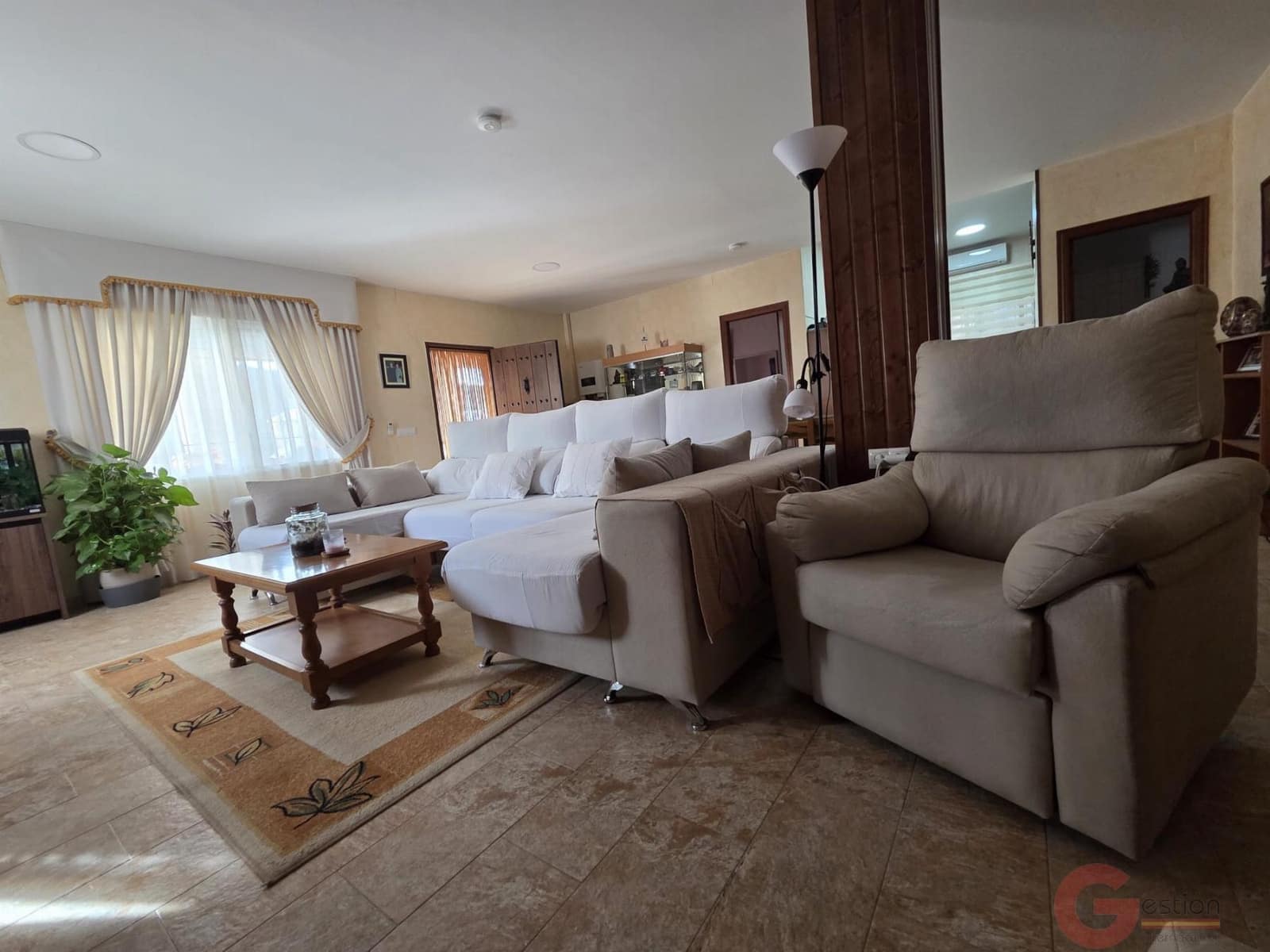 3 bedroom Villa for sale in Iznajar with pool garage - € 285,000 (Ref: 9448483)