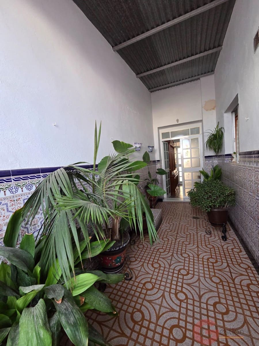 4 bedroom Villa for sale in Rute - € 140,000 (Ref: 9448484)