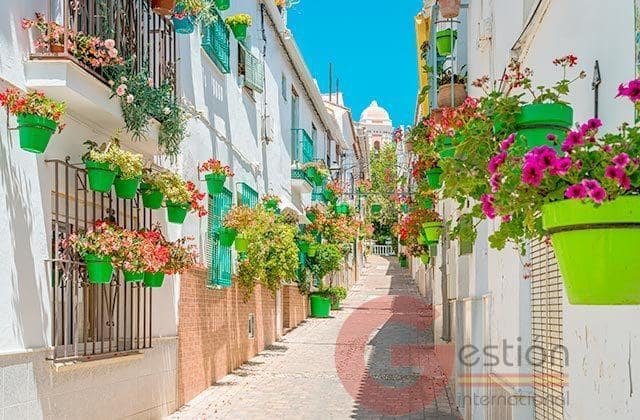 3 soverom Villa til salgs i Centro, Estepona med svømmebasseng garasje - € 590 000 (Ref: 9448878)