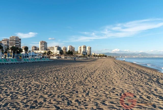 3 sypialnia Willa na sprzedaż w Torremolinos z basenem garażem - 450 000 € (Ref: 9448879)