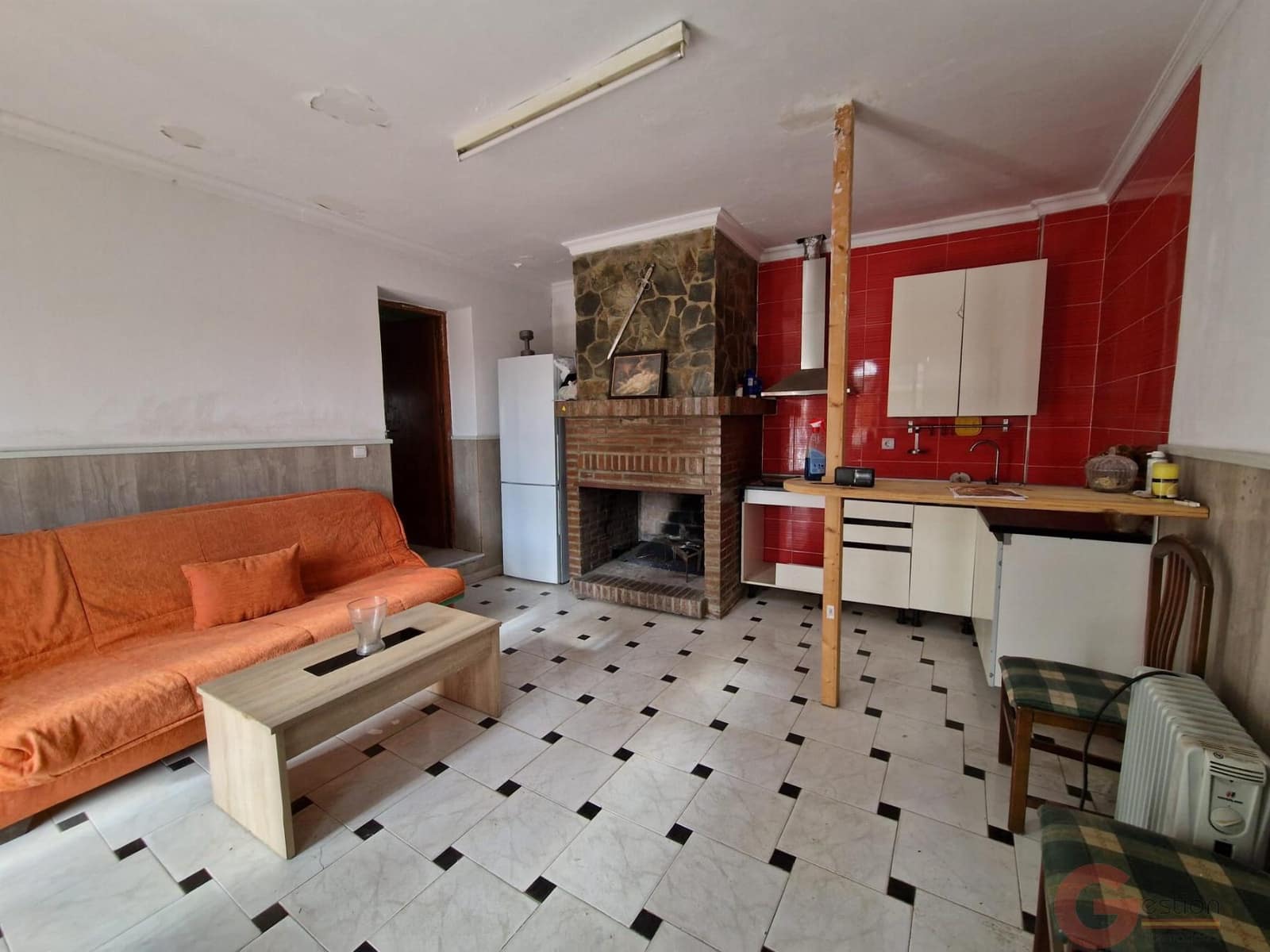 5 bedroom Villa for sale in Lobres with garage - € 159,000 (Ref: 9481920)