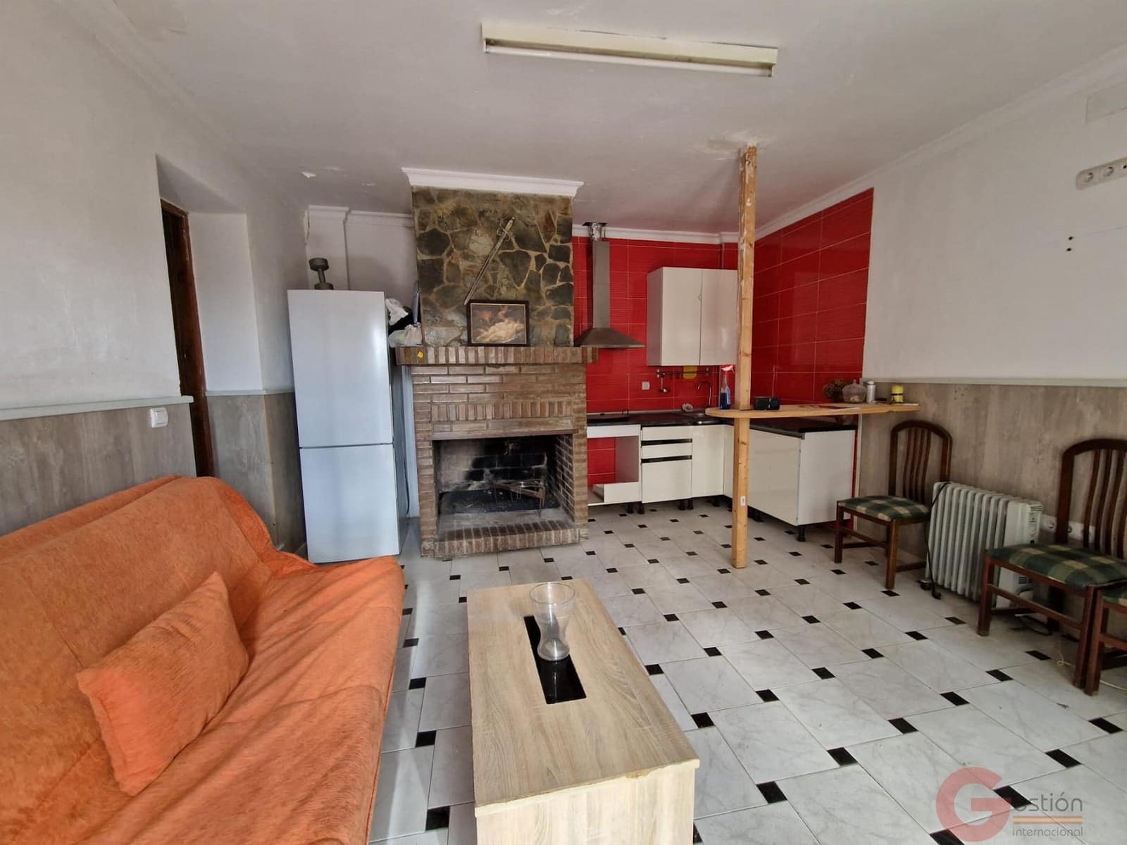 5 bedroom Villa for sale in Lobres with garage - € 159,000 (Ref: 9481920)