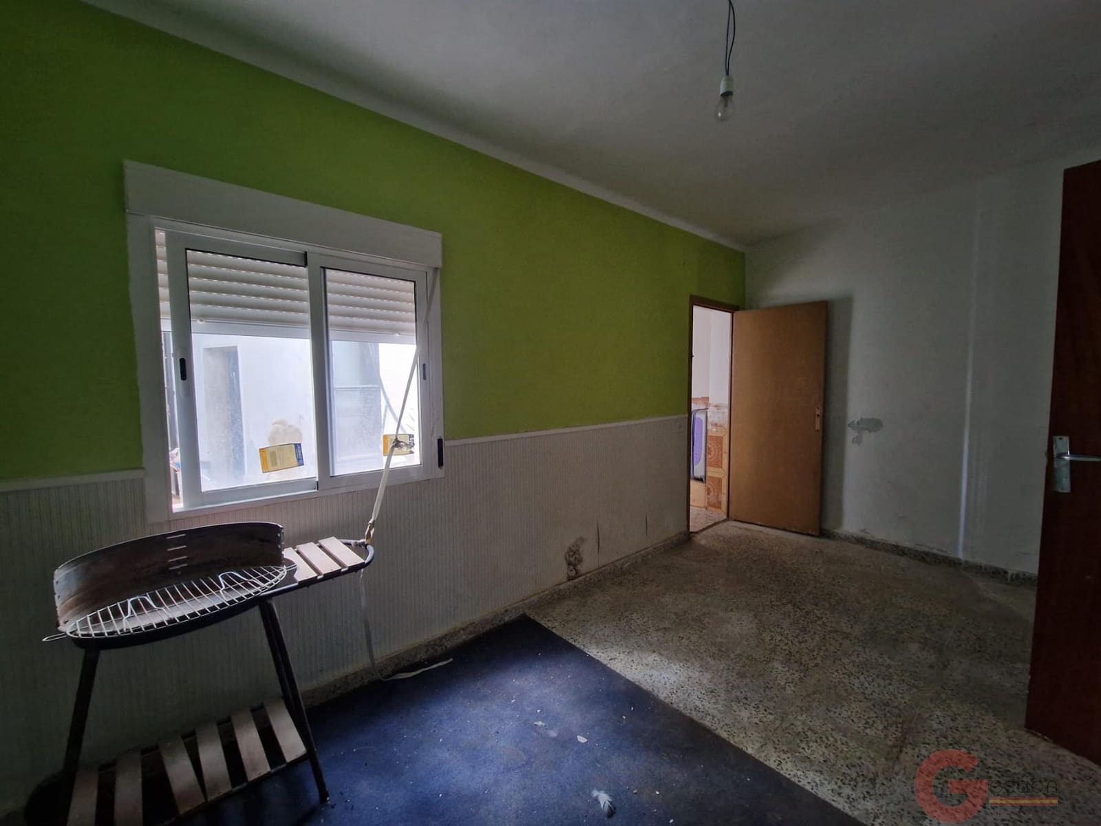 5 bedroom Villa for sale in Lobres with garage - € 159,000 (Ref: 9481920)