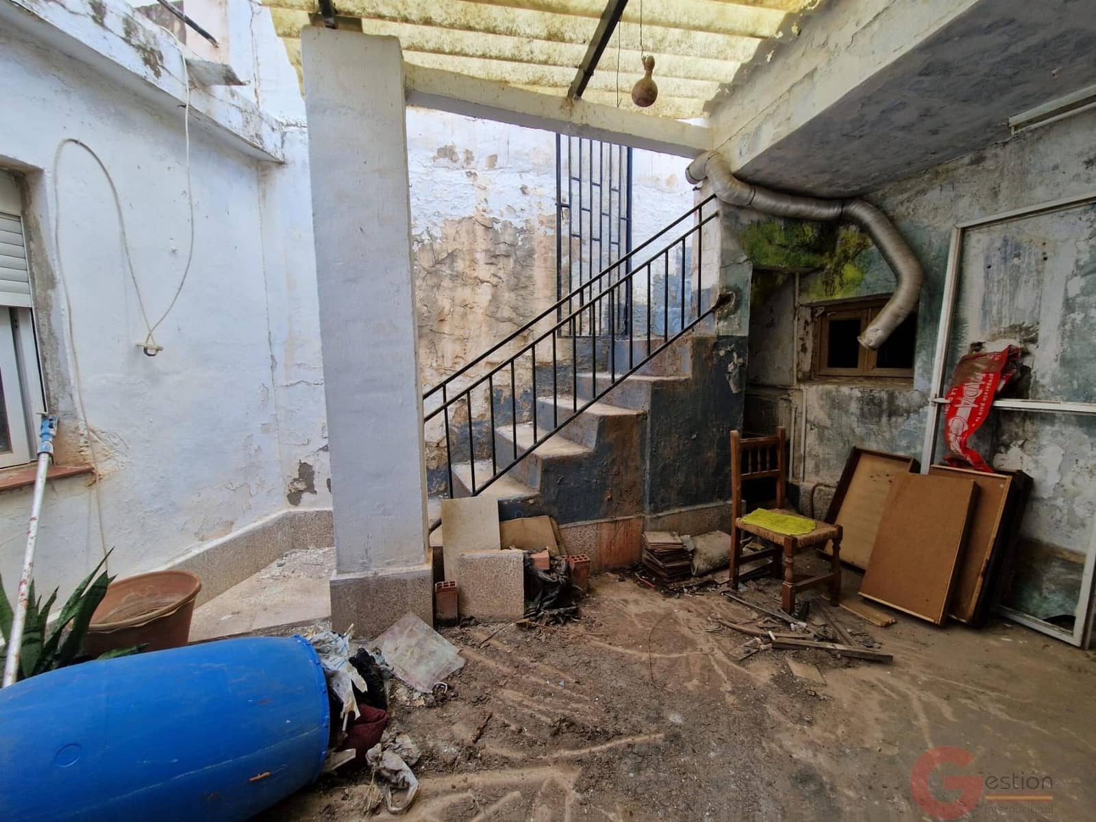 5 bedroom Villa for sale in Lobres with garage - € 159,000 (Ref: 9481920)