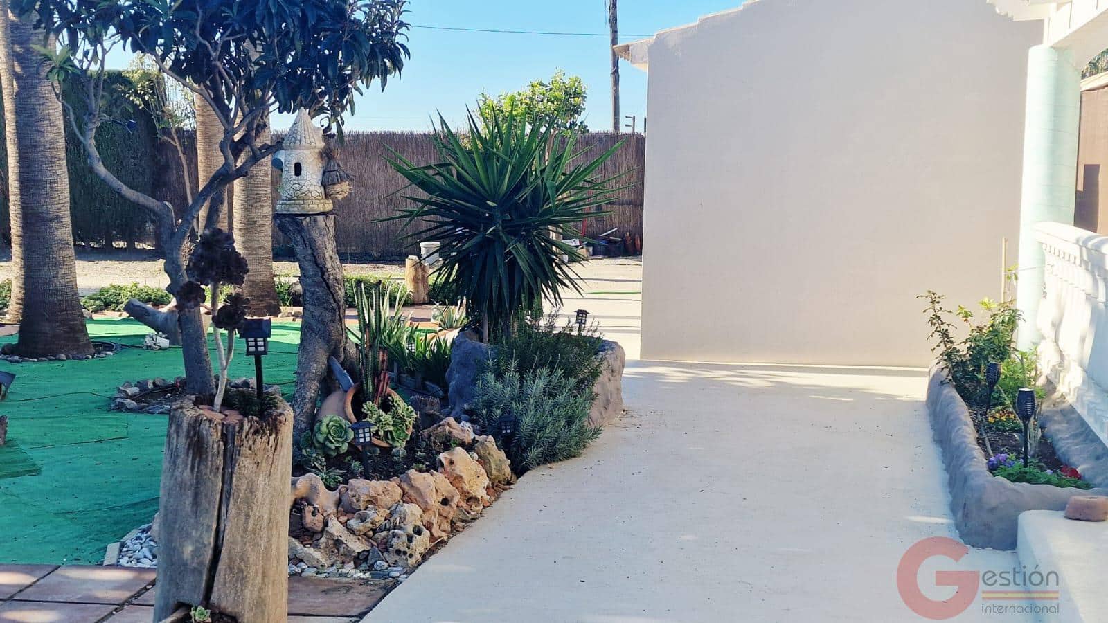 3 bedroom Villa for sale in Almayate with garage - € 565,000 (Ref: 9503531)