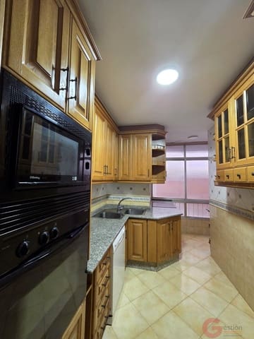 4 bedroom Flat for sale in Motril with garage - € 179,000 (Ref: 9503534)