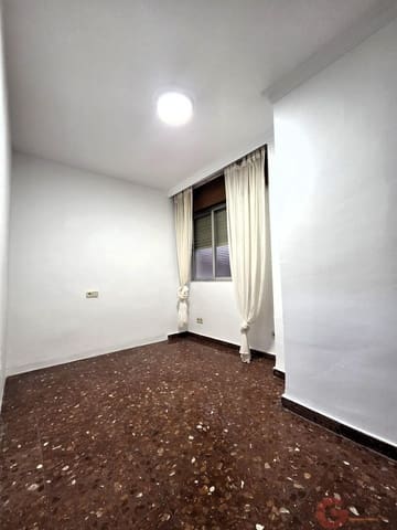 4 bedroom Flat for sale in Motril with garage - € 179,000 (Ref: 9503534)