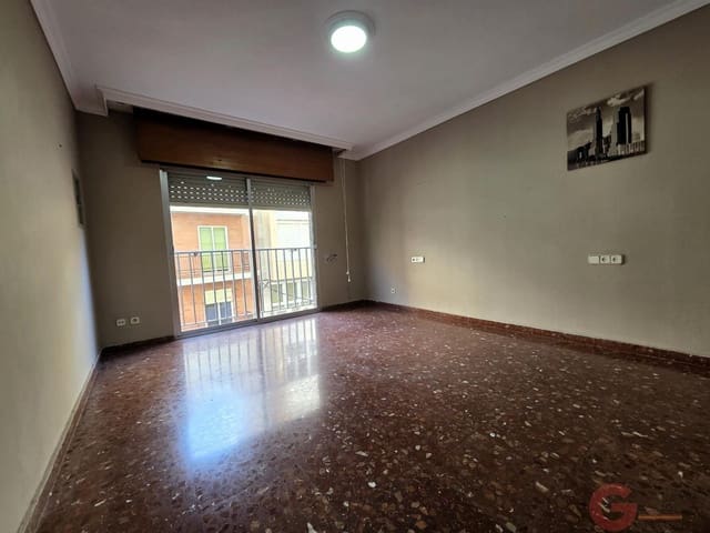 4 bedroom Flat for sale in Motril with garage - € 179,000 (Ref: 9503534)