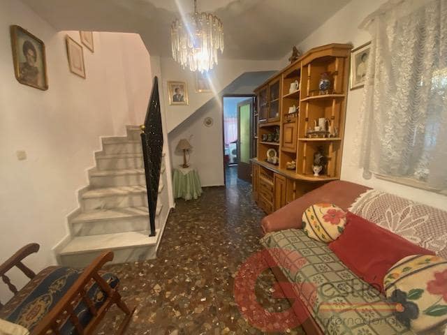 5 bedroom Villa for sale in Canillas de Aceituno - € 170,000 (Ref: 9503535)