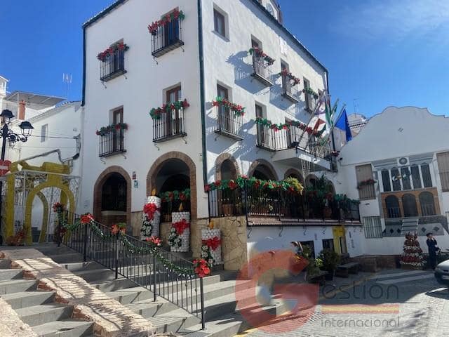 5 bedroom Villa for sale in Canillas de Aceituno - € 170,000 (Ref: 9503535)