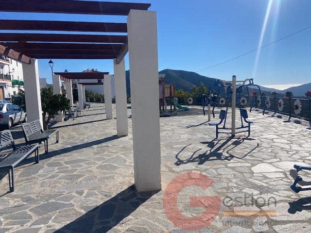 5 bedroom Villa for sale in Canillas de Aceituno - € 170,000 (Ref: 9503535)