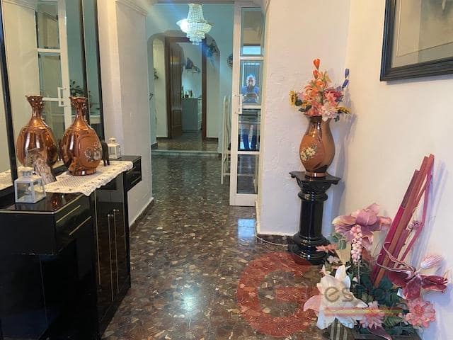 5 bedroom Villa for sale in Canillas de Aceituno - € 170,000 (Ref: 9503535)