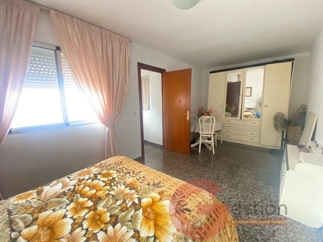 5 bedroom Villa for sale in Canillas de Aceituno - € 170,000 (Ref: 9503535)