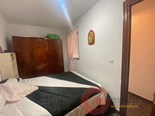 5 bedroom Villa for sale in Canillas de Aceituno - € 170,000 (Ref: 9503535)