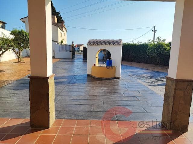 5 soveværelse Villa til salg i Trapiche med swimmingpool garage - € 478.000 (Ref: 9511320)