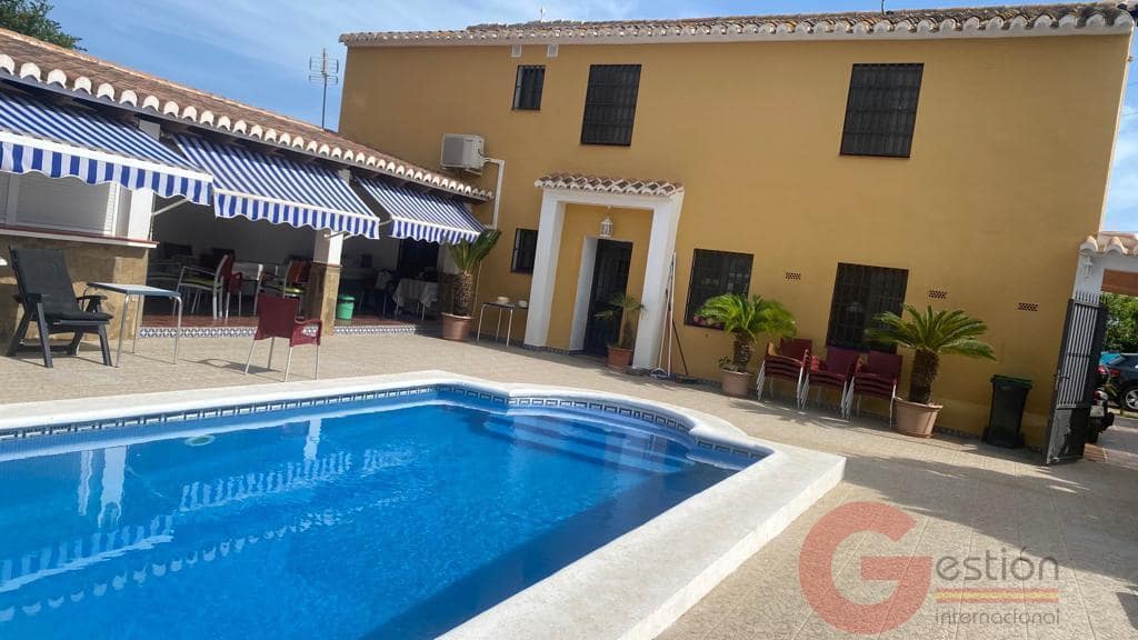 5 soveværelse Villa til salg i Trapiche med swimmingpool garage - € 478.000 (Ref: 9511320)