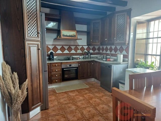 5 soveværelse Villa til salg i Trapiche, Vélez-Málaga med swimmingpool garage - € 478.000 (Ref: 9511320)