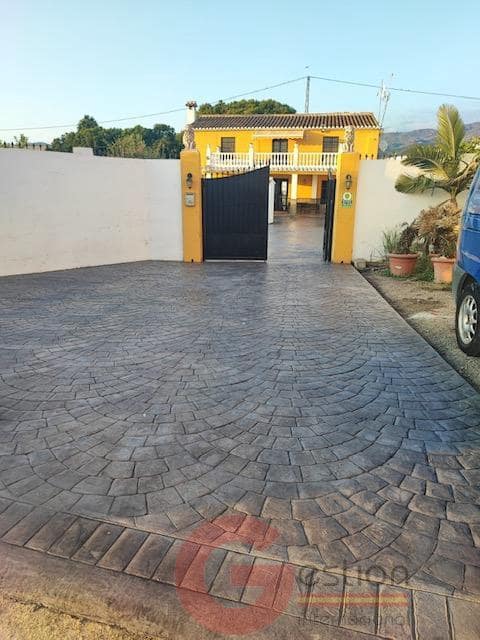 5 soveværelse Villa til salg i Trapiche med swimmingpool garage - € 478.000 (Ref: 9511320)