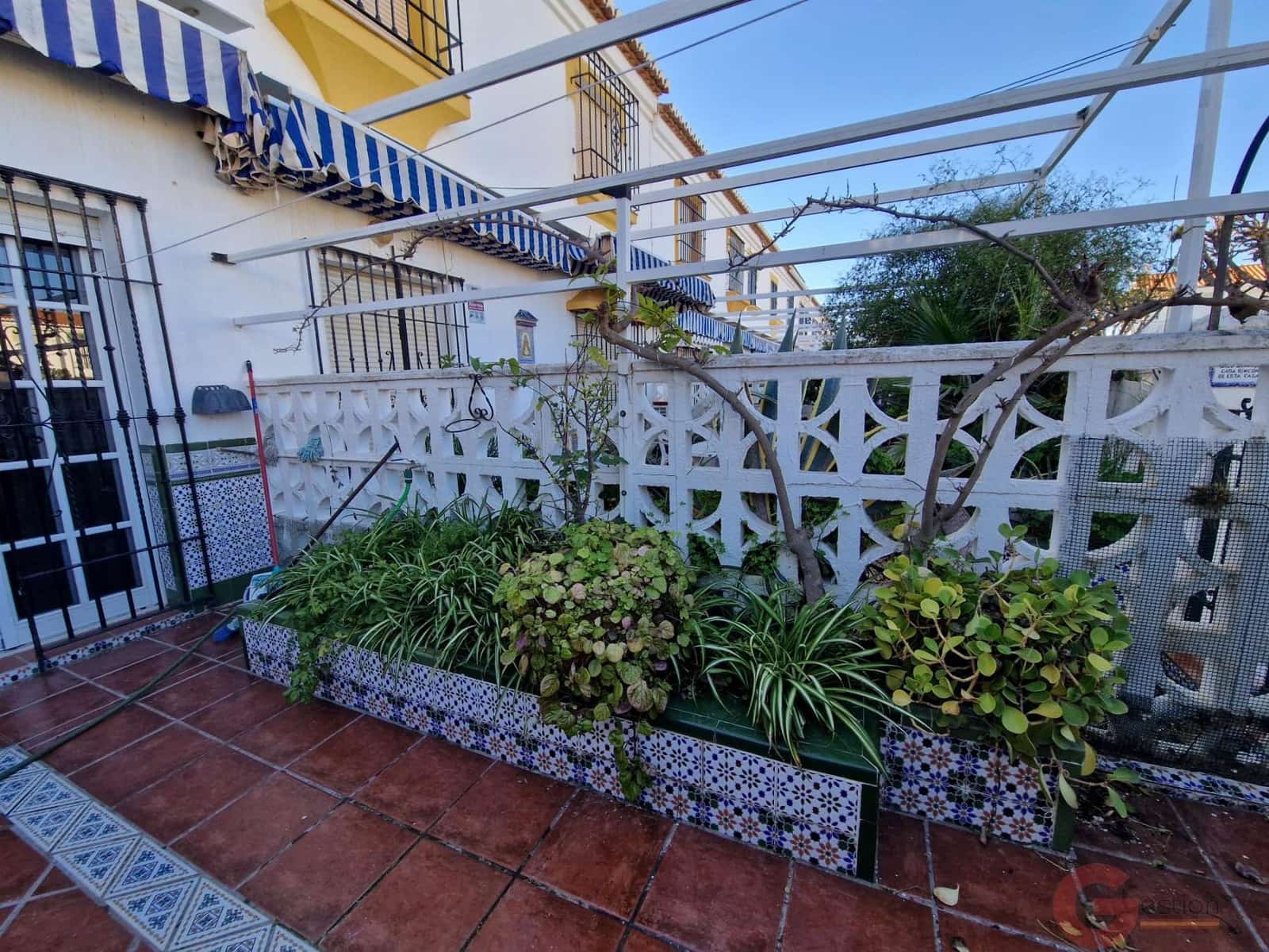 5 soveværelse Villa til salg i Salobrena med swimmingpool - € 419.000 (Ref: 9518016)