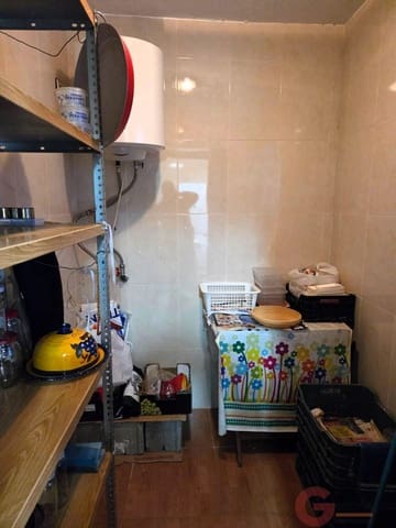 5 sovrum Villa till salu i Píñar - 126 000 € (Ref: 9519710)