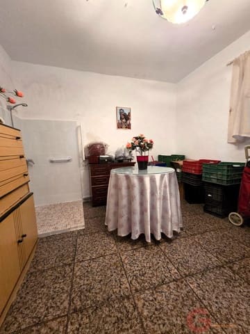 7 slaapkamer Villa te koop in Albuñuelas - € 69.000 (Ref: 9523471)