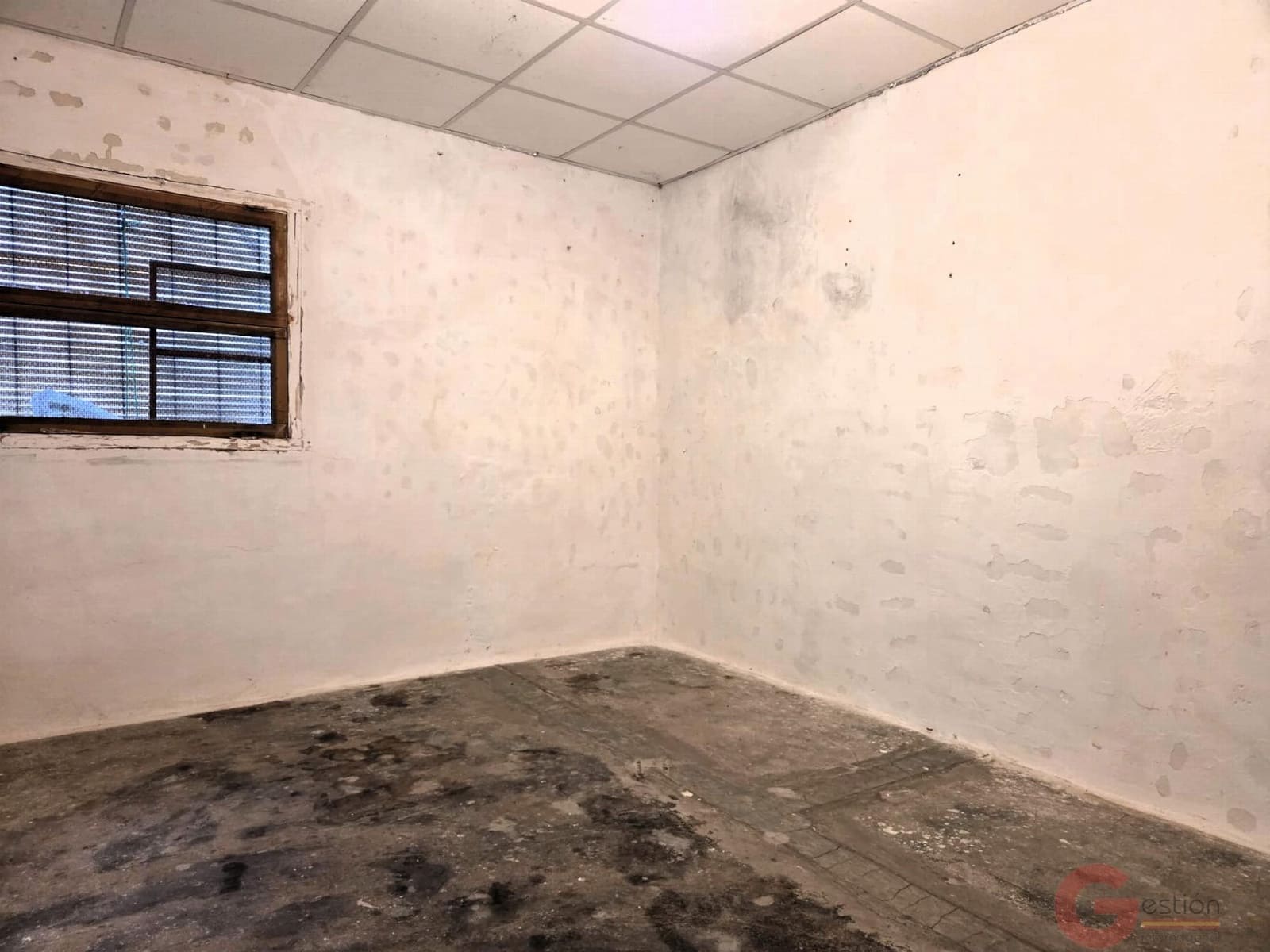 7 bedroom Villa for sale in Albunuelas - € 69,000 (Ref: 9523471)