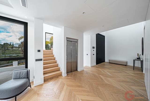 6 makuuhuone Huvila myytävänä paikassa Lomas De Marbella, Marbella mukana uima-altaan 
autotalli - 6 400 000 € (Ref: 9548369)