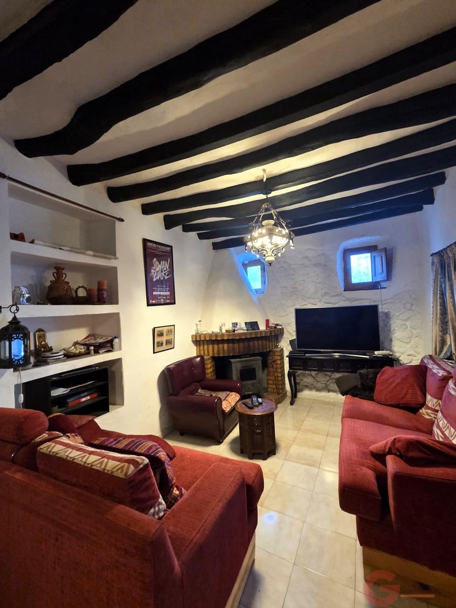 5 bedroom Finca/Country House for sale in Castell de Ferro with garage - € 175,000 (Ref: 9559902)