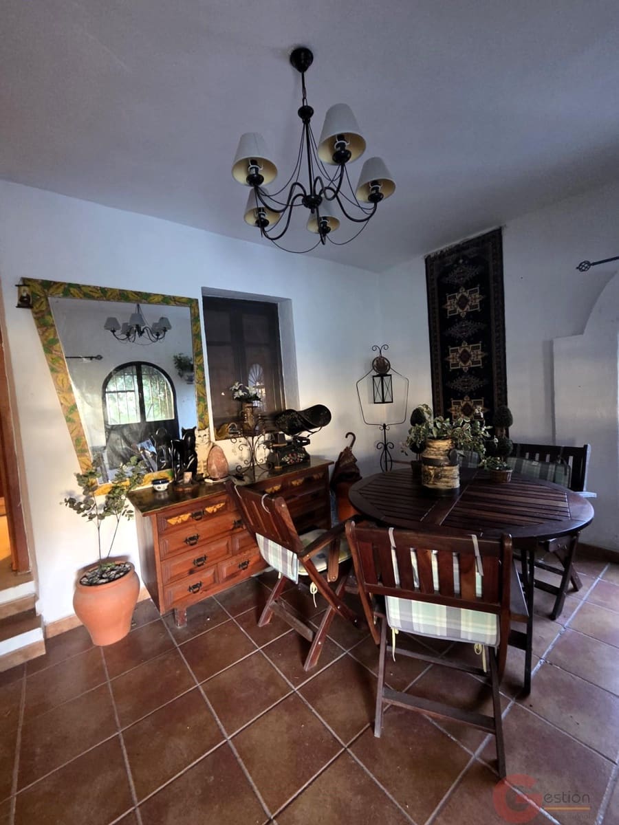 5 bedroom Finca/Country House for sale in Castell de Ferro with garage - € 175,000 (Ref: 9559902)