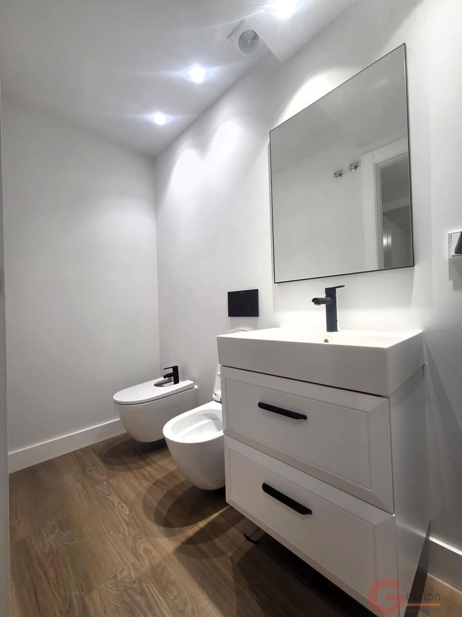 2 slaapkamer Appartement te koop in Granada stad - € 397.000 (Ref: 9602402)